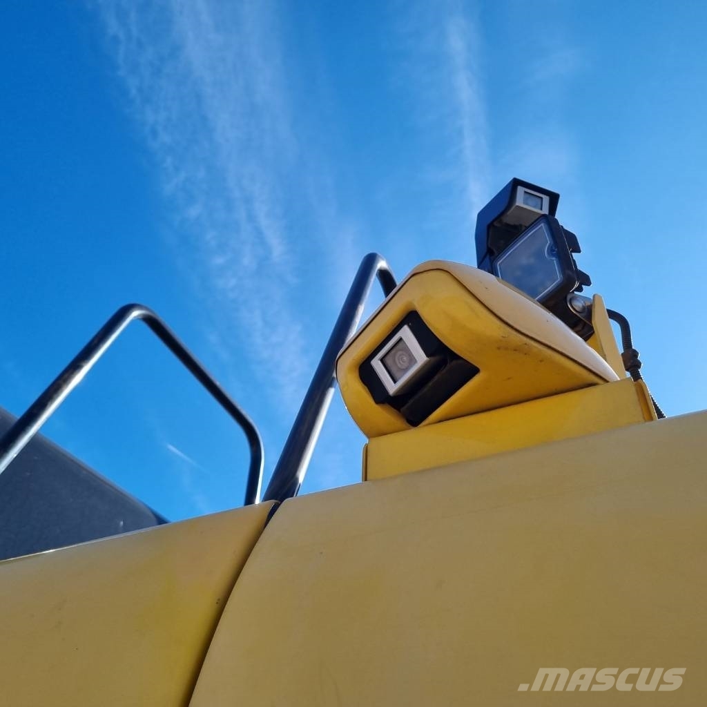 Komatsu PW160 - 11 حفارات بعجل