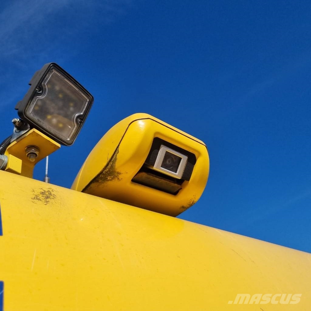 Komatsu PW160 - 11 حفارات بعجل