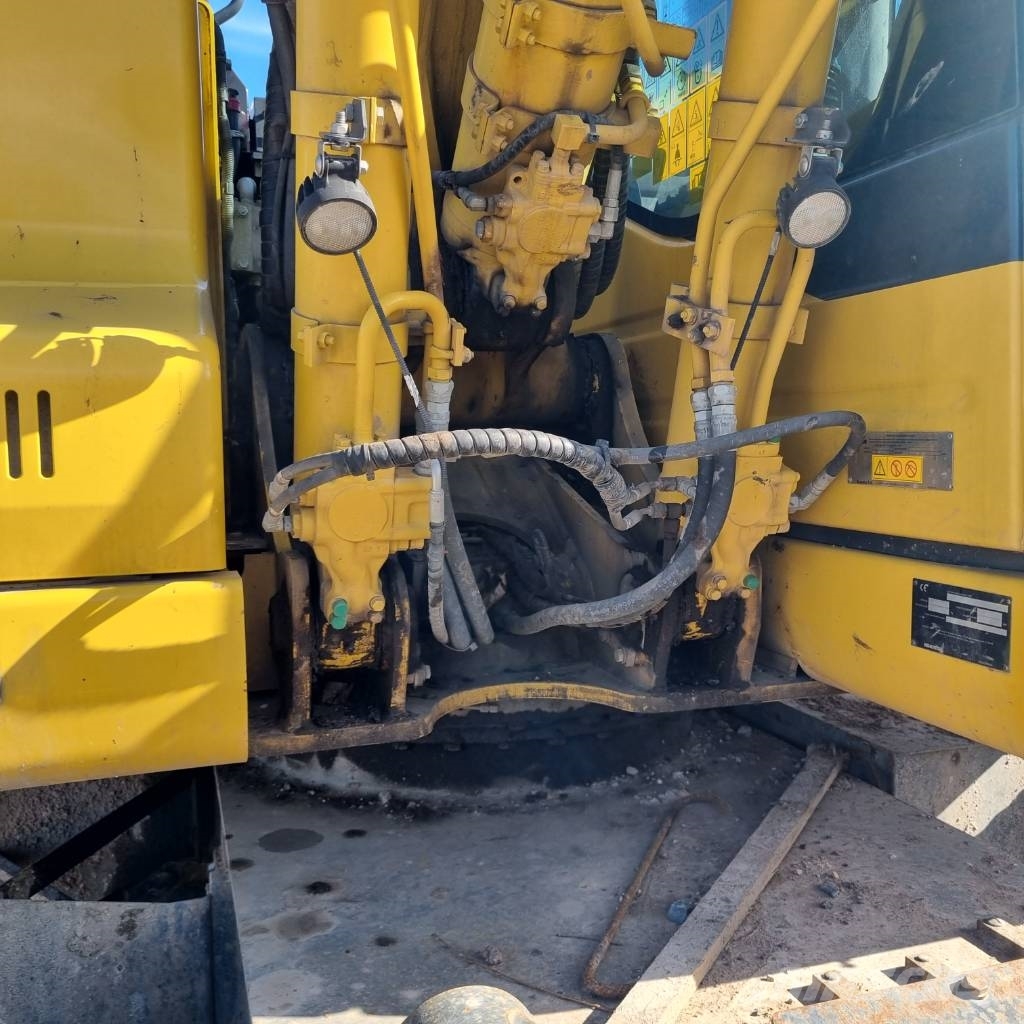 Komatsu PW160 - 11 حفارات بعجل