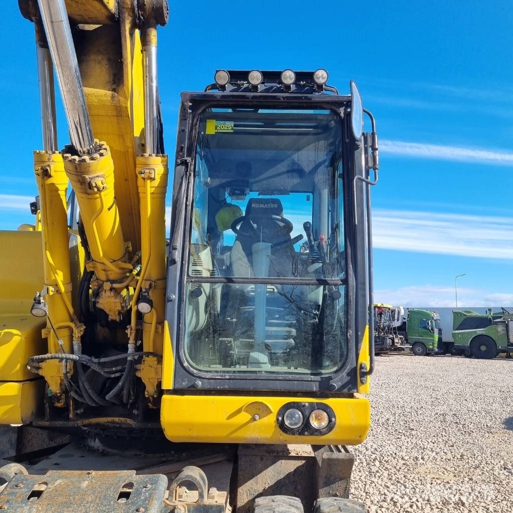 Komatsu PW160 - 11 حفارات بعجل