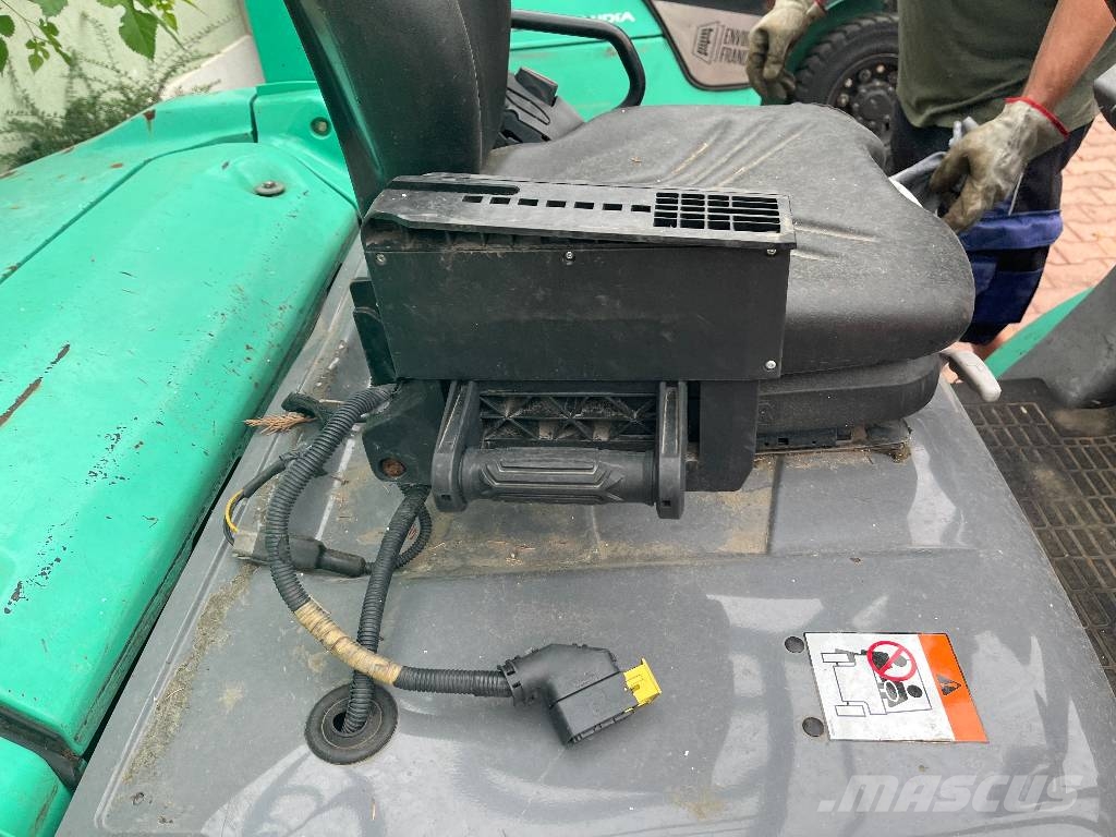 Mitsubishi FD20NT V-4213 INW Dizelski viličari
