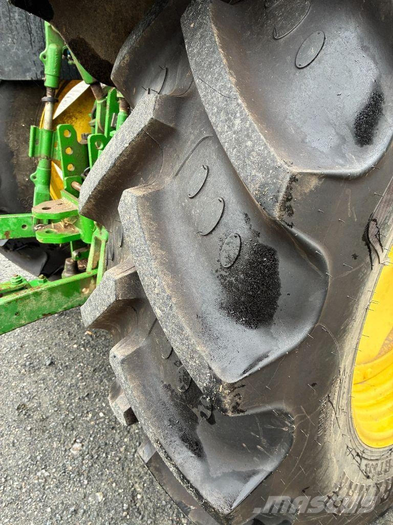 John Deere 6330 STD Traktori