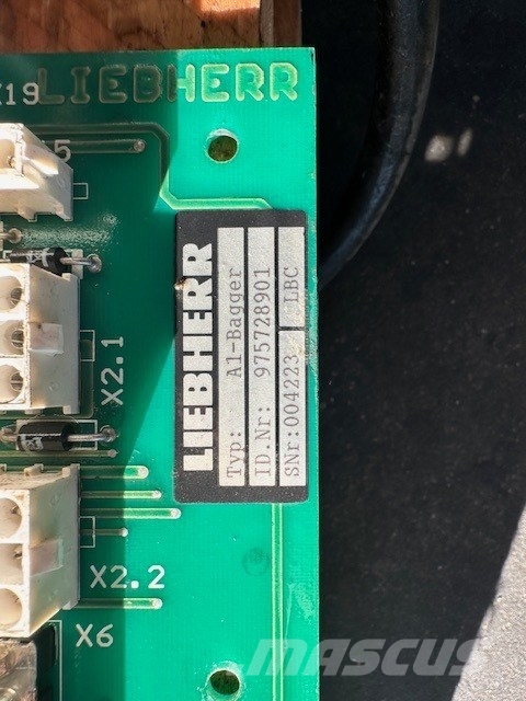 Liebherr R 942 ELEKTRONIKA 電子設備