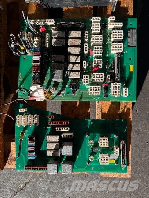 Liebherr R 942 ELEKTRONIKA 電子設備