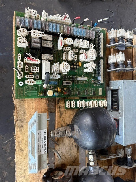 Liebherr a 934/944 c used parts cab كابينة والداخلية