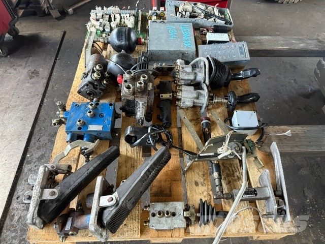 Liebherr a 934/944 c used parts cab كابينة والداخلية