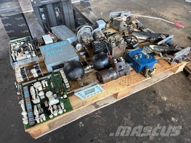 Liebherr a 934/944 c used parts cab كابينة والداخلية