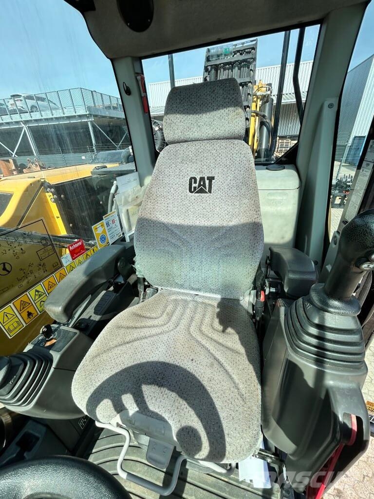 CAT MH3024-06 Manejadores de residuos industriales
