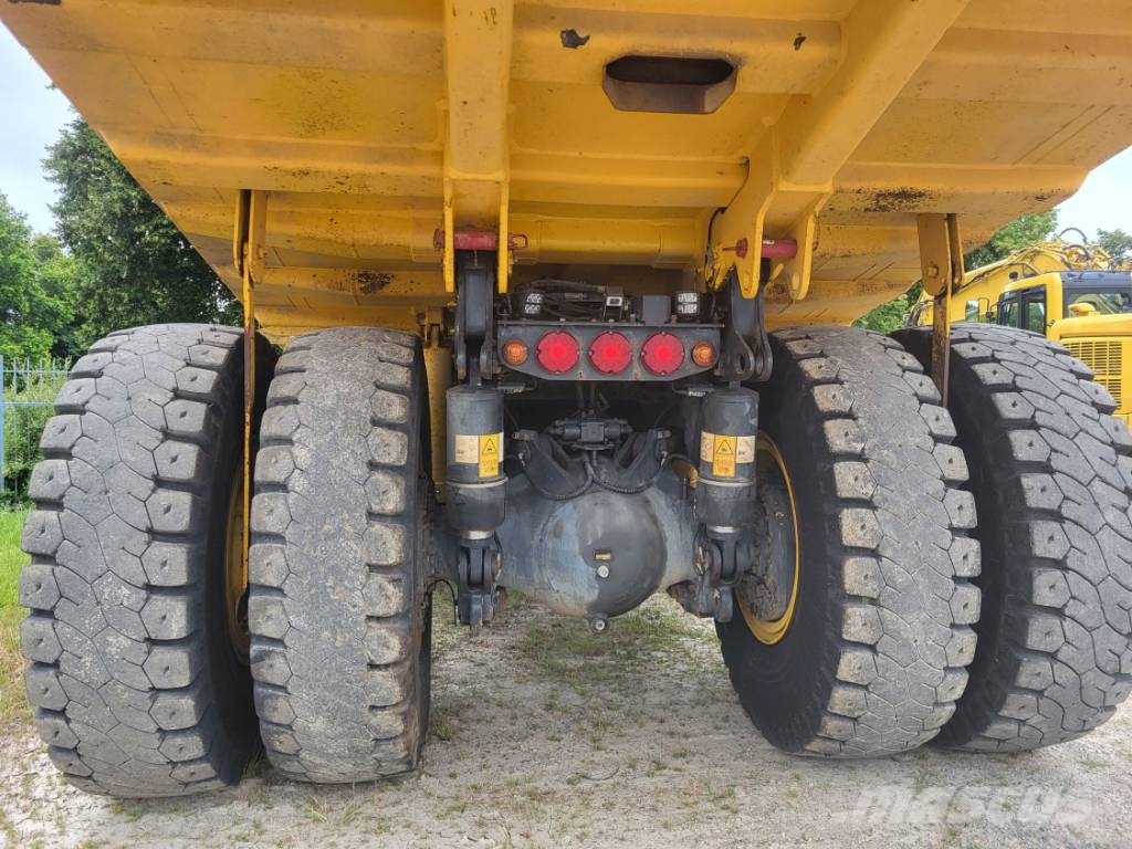 Komatsu HD405-8 Pevné dempry