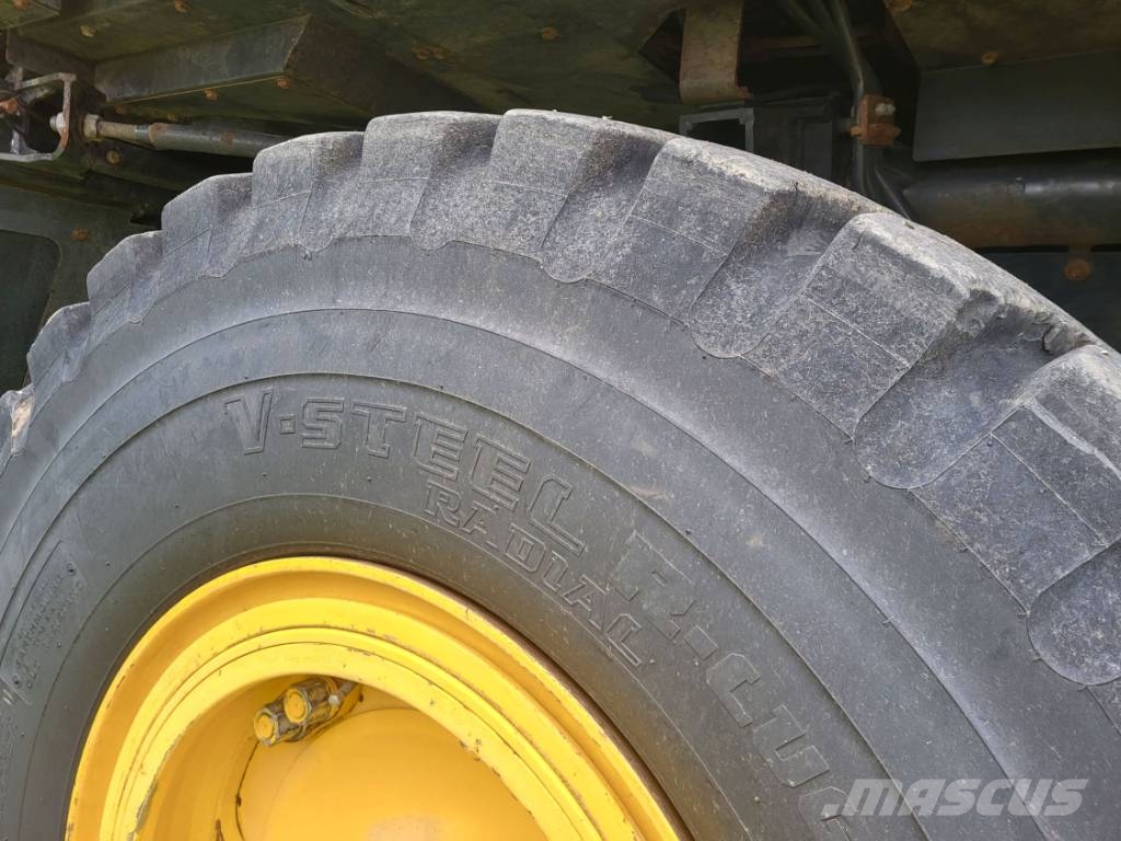 Komatsu HD405-8 Pevné dempry