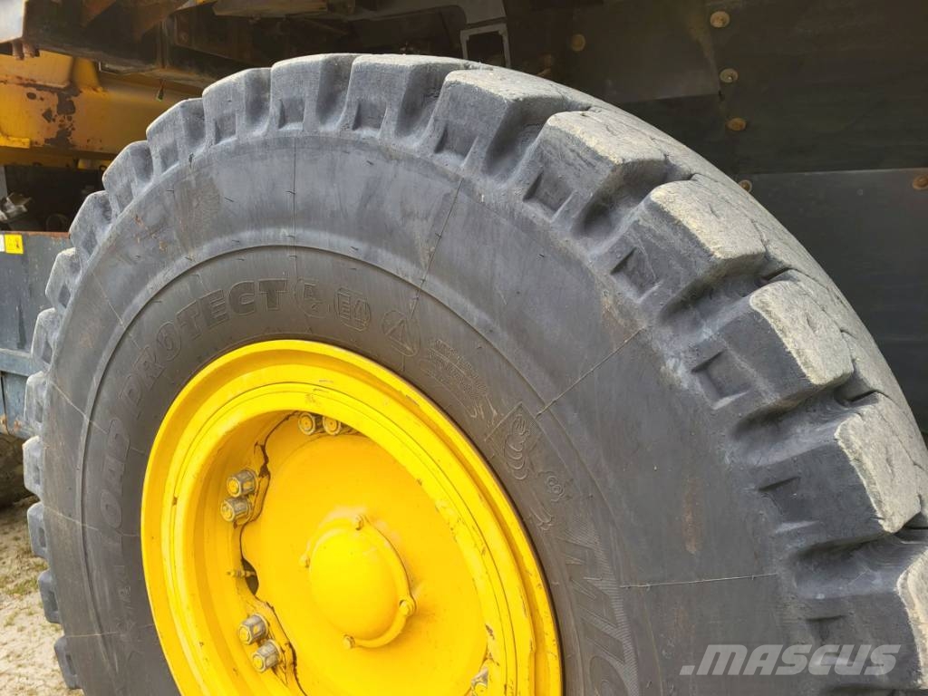 Komatsu HD405-8 Pevné dempry
