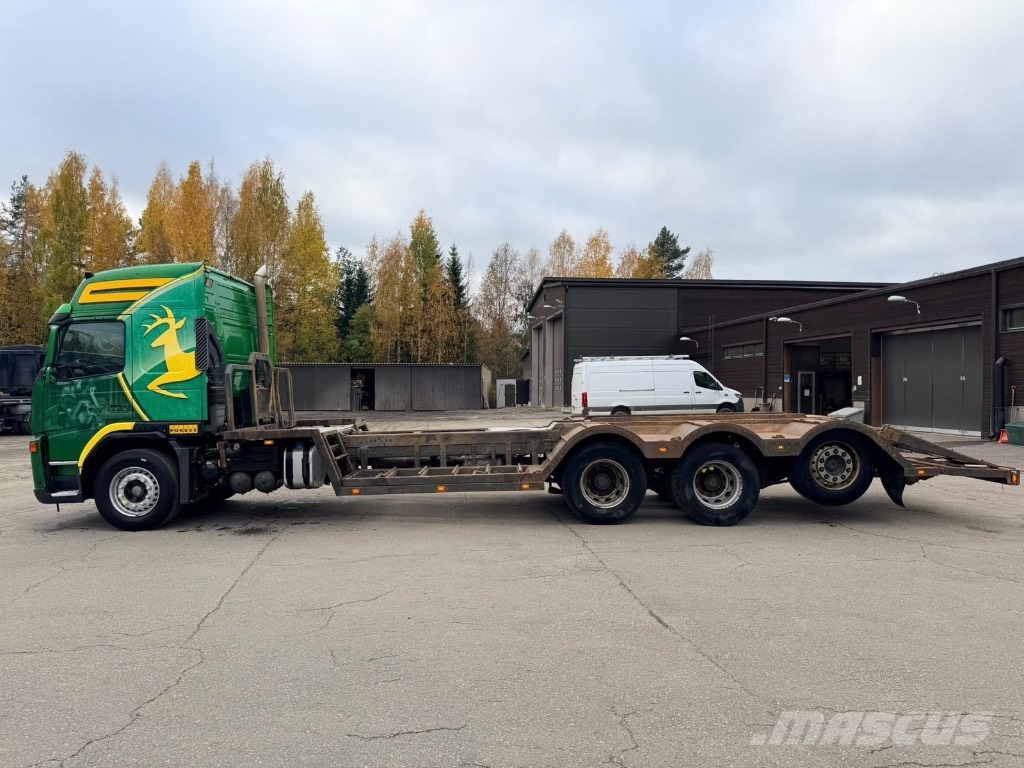 Volvo FM 8x4*4 koneenkuljetus auto Metsäkoneritilät