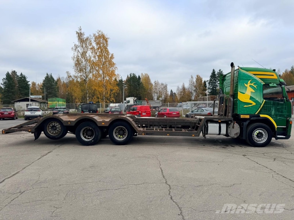 Volvo FM 8x4*4 koneenkuljetus auto Metsäkoneritilät