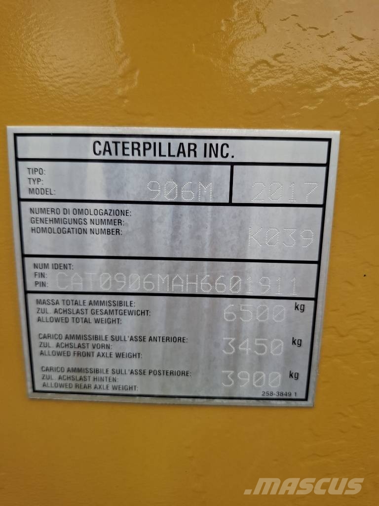 CAT 906M Kolesové nakladače