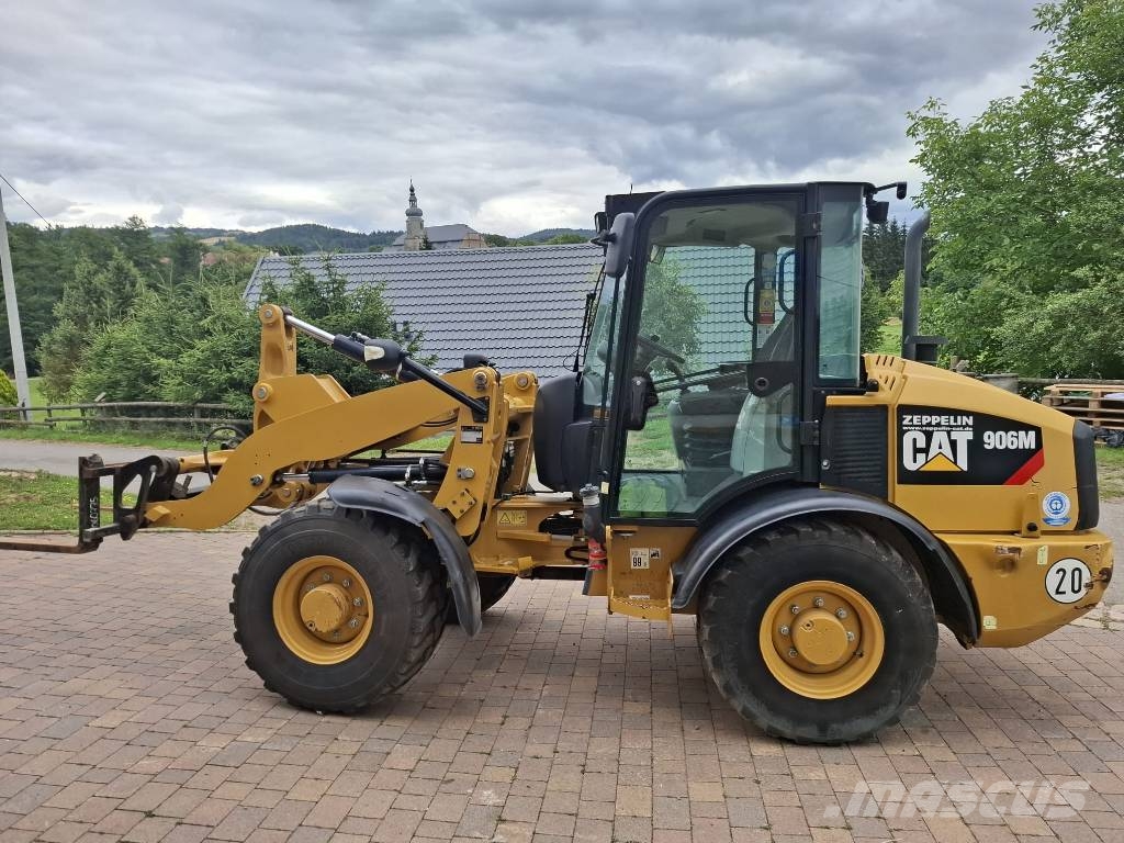 CAT 906M Kolesové nakladače
