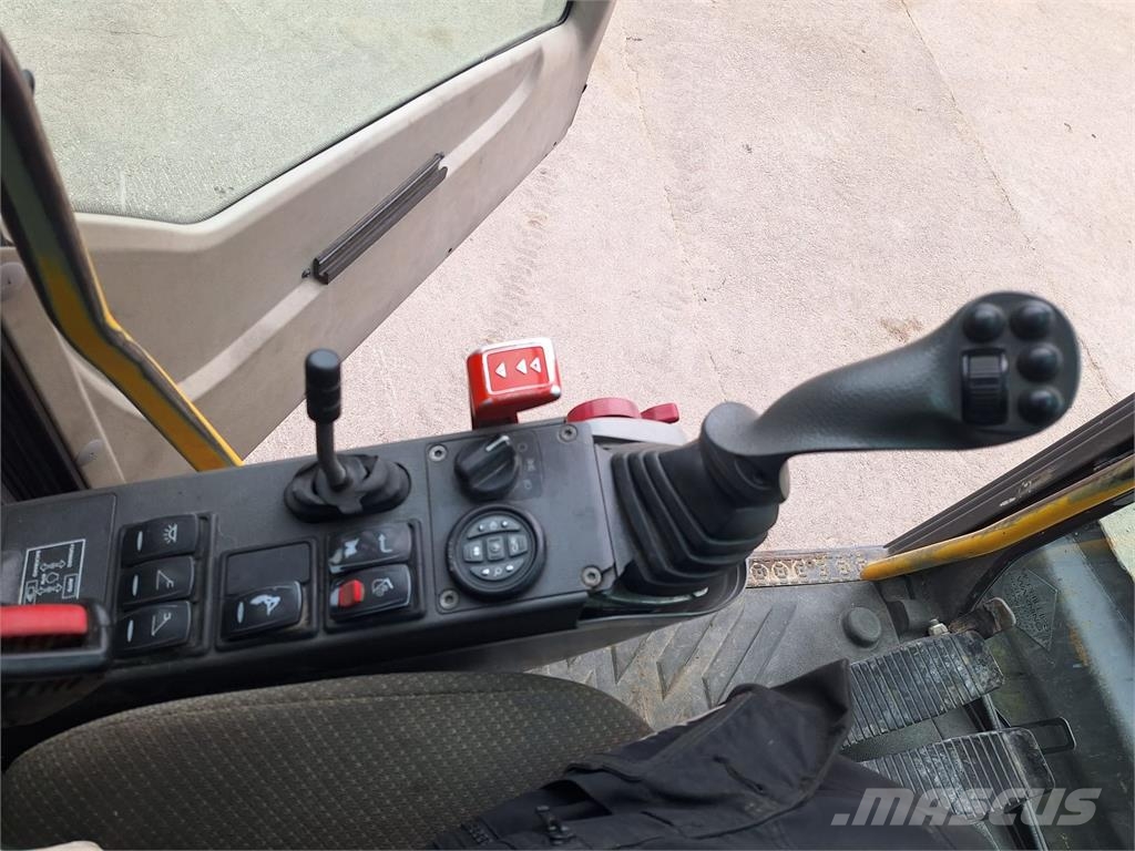 Volvo EW180C PYÖRITTÄJÄLLÄ Εκσκαφείς με τροχούς - λάστιχα