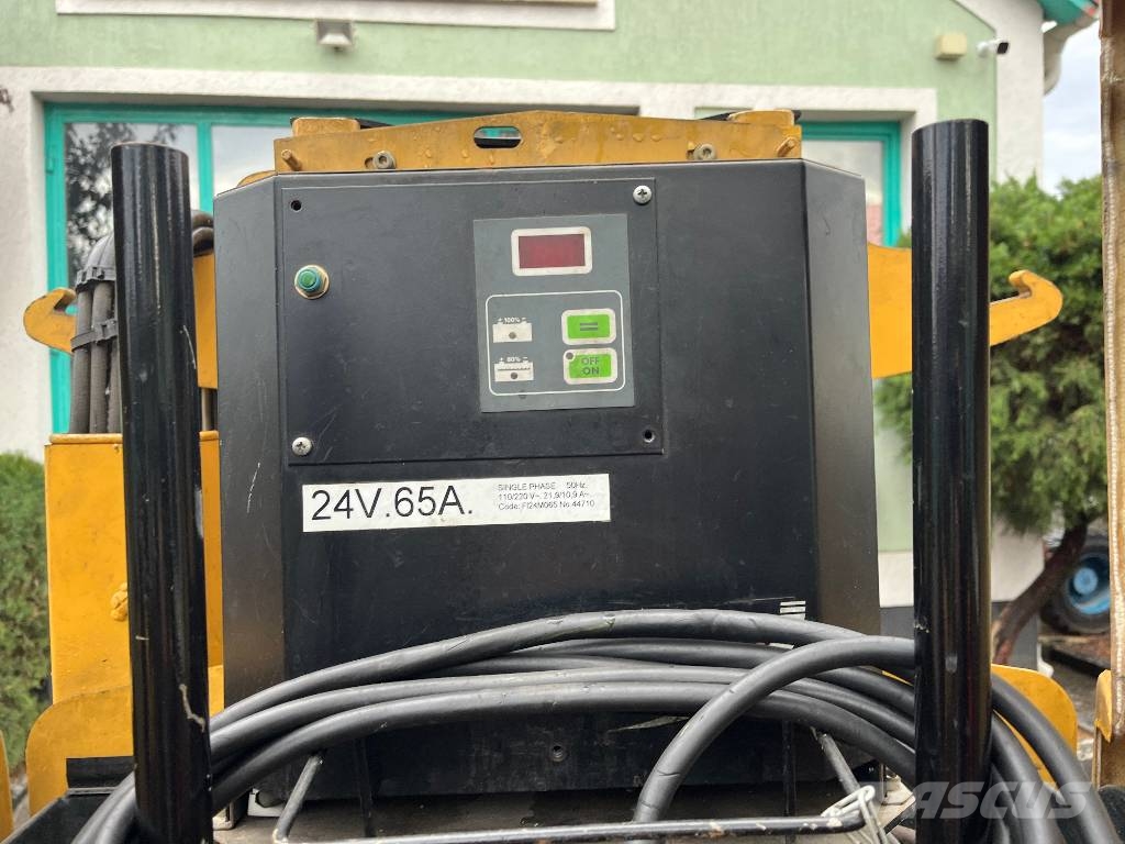 Grove TOUCAN 1100C    V-4140 EO Вертикальні щоглові підйомники