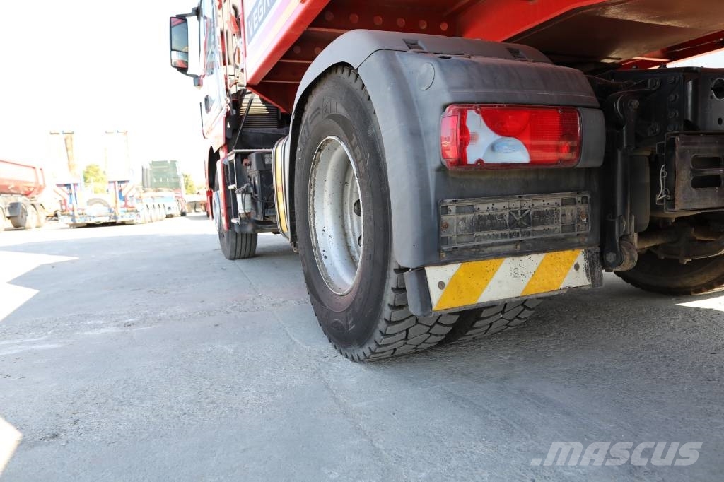 MAN TGX 18.500 4x2 LLS + Trailer Vega 3 axel lowbed وحدات الجر