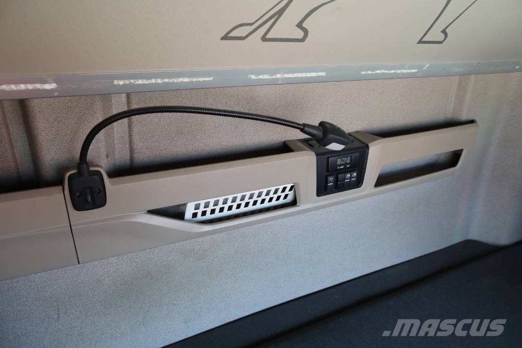 MAN TGX 18.500 4x2 LLS + Trailer Vega 3 axel lowbed وحدات الجر