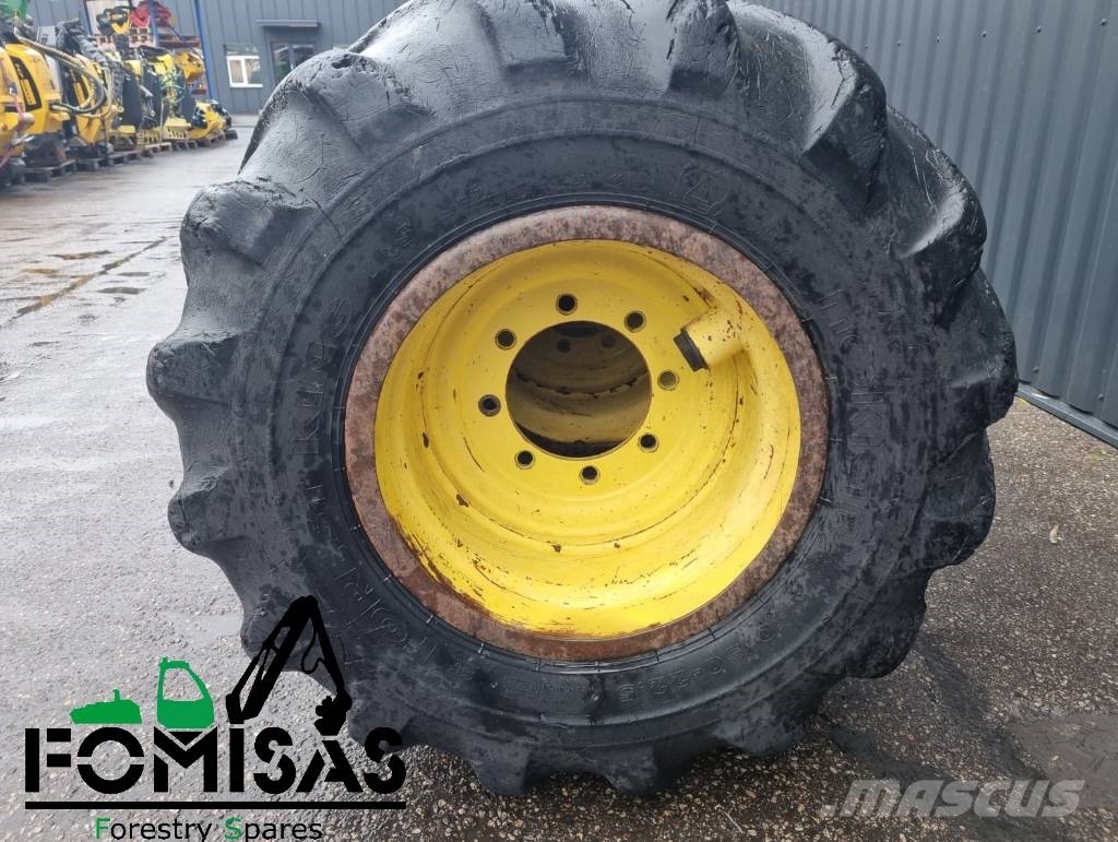 John Deere 810D Set of four Nokian TRS 600/50-22.5 wheels Ελαστικά και ζάντες