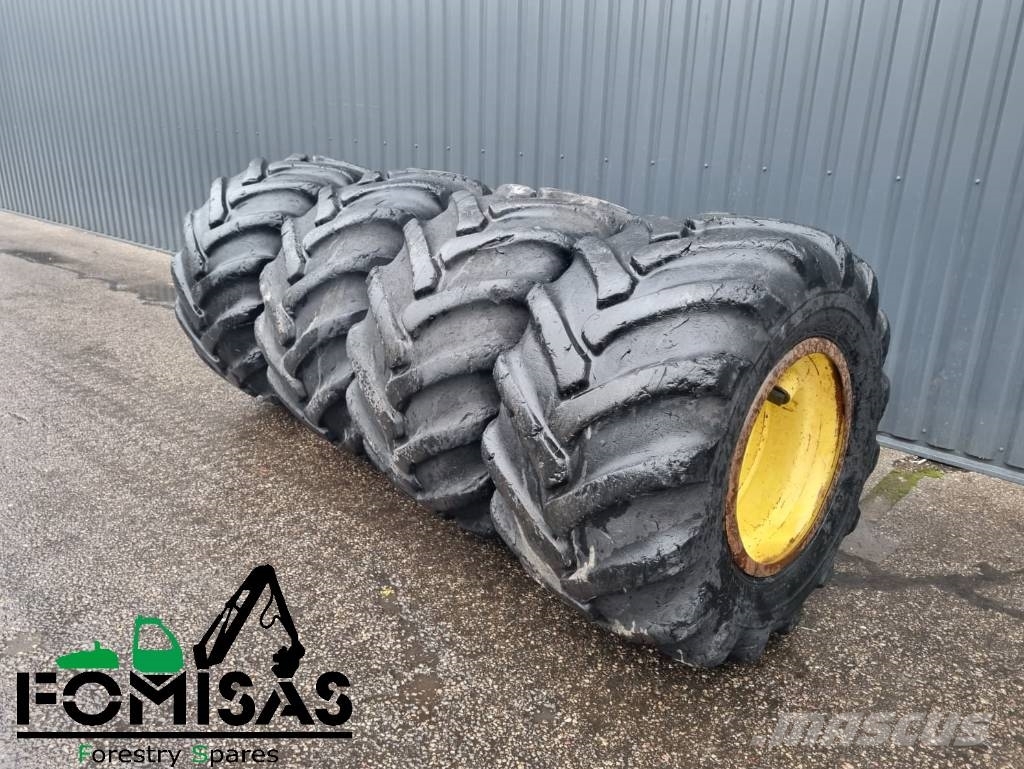 John Deere 810D Set of four Nokian TRS 600/50-22.5 wheels Ελαστικά και ζάντες