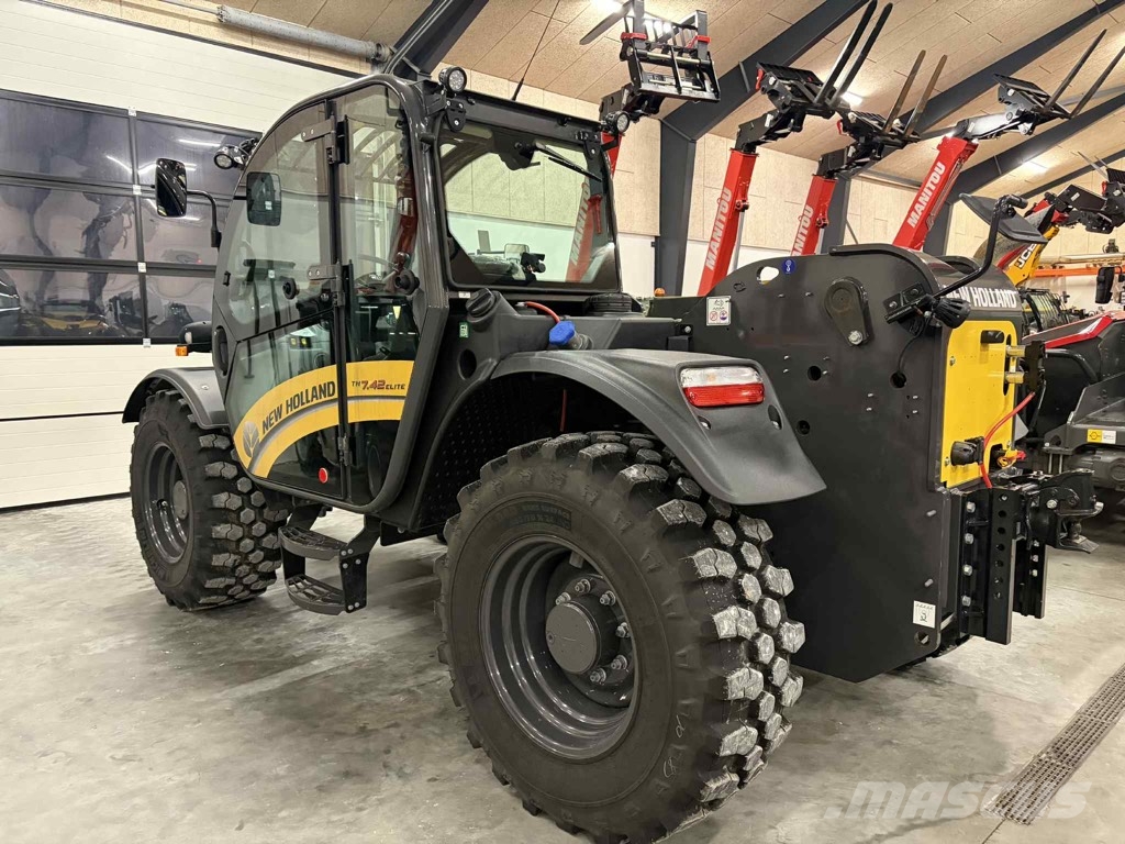 New Holland TH 7.42 Elite Telehandlers