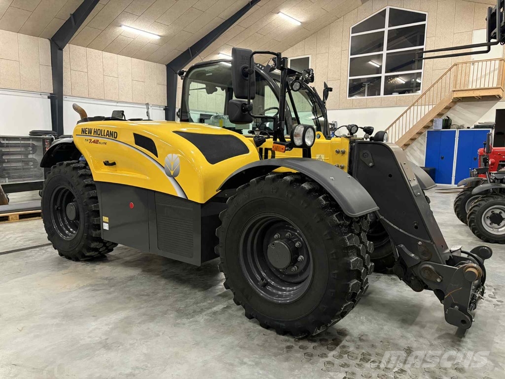 New Holland TH 7.42 Elite Telehandlers