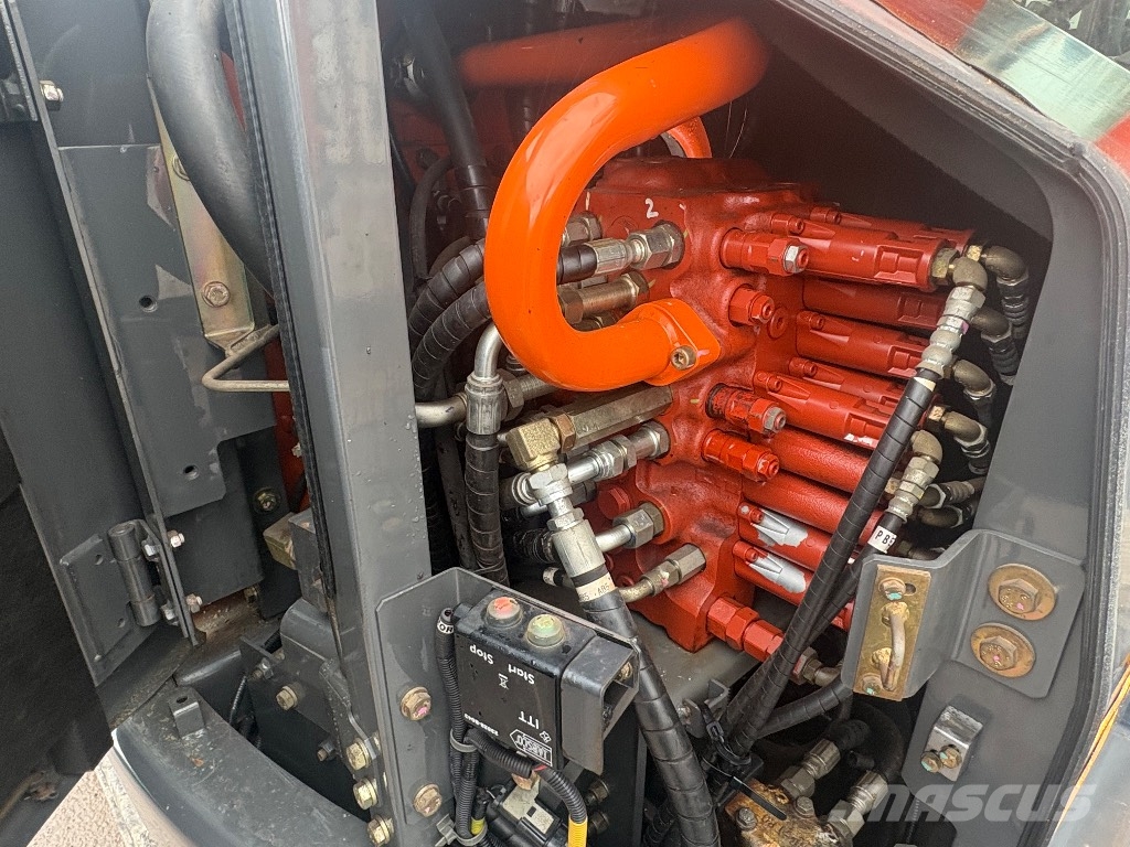Hitachi ZX85US-3 ENGCON Midi bageri 7t – 12t