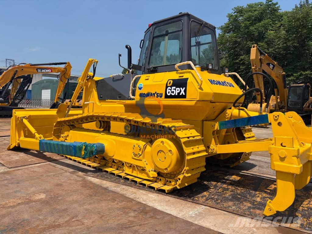 Komatsu D 65 PX-12 Buldožerji goseničarji