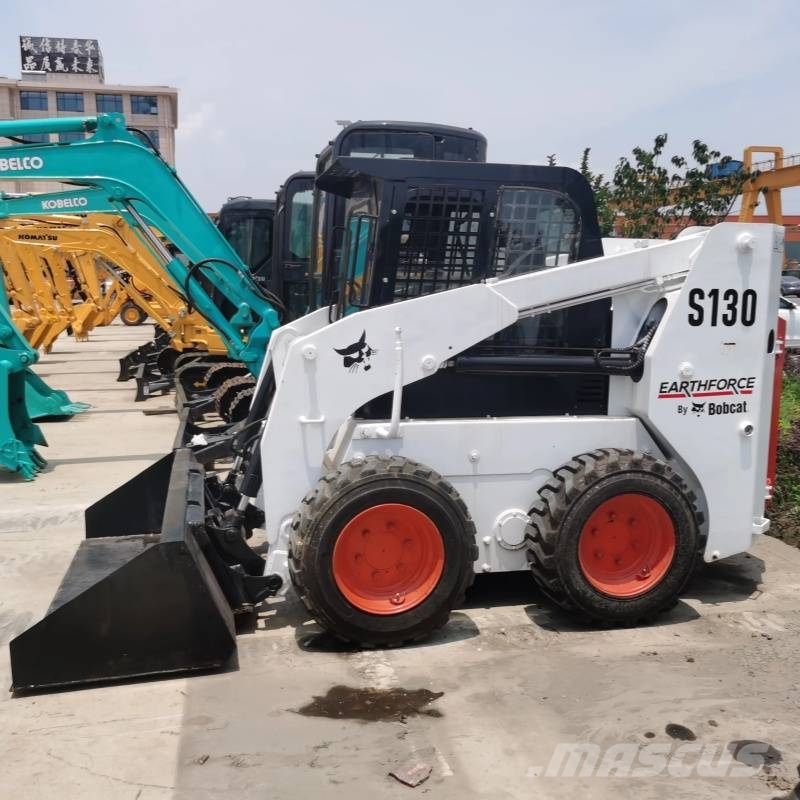 Bobcat S 130 小型装载机