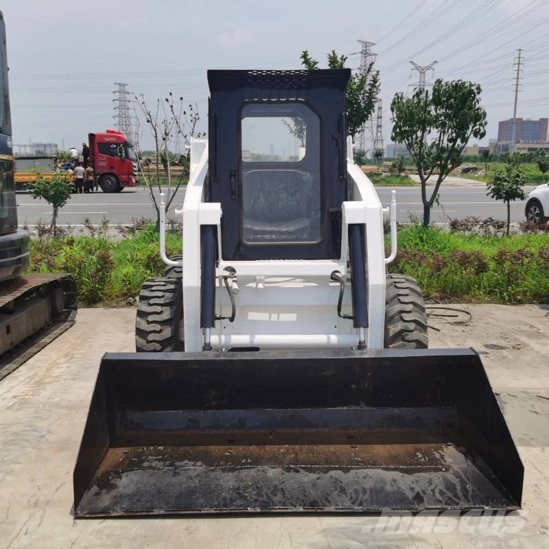 Bobcat S 130 小型装载机