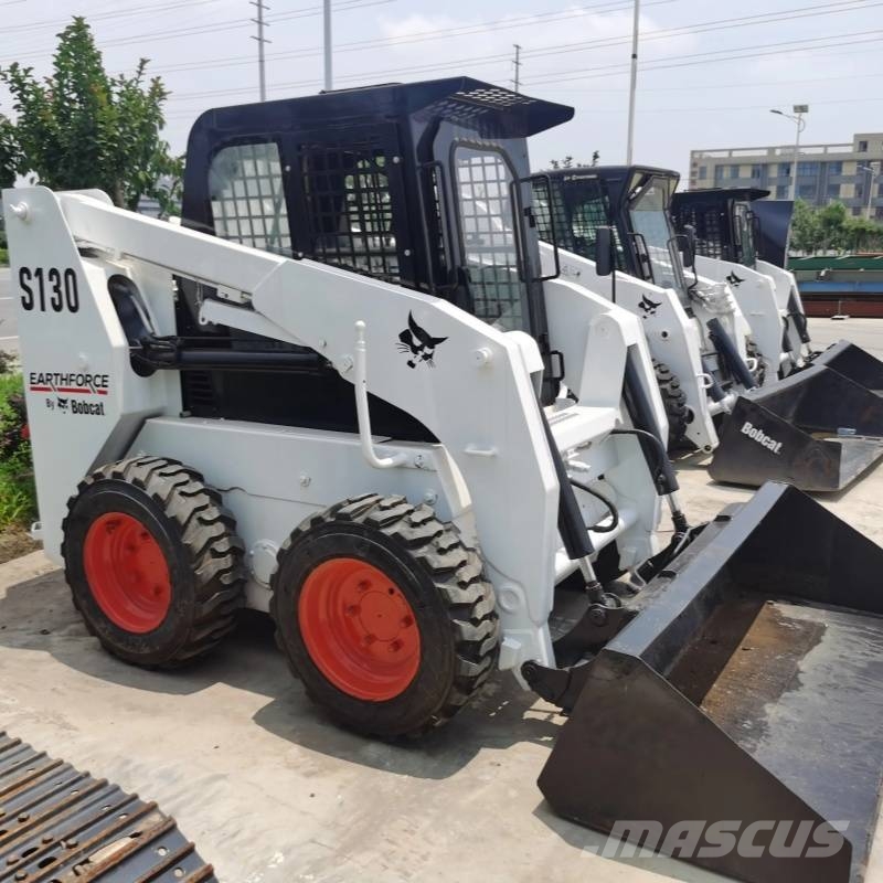 Bobcat S 130 小型装载机