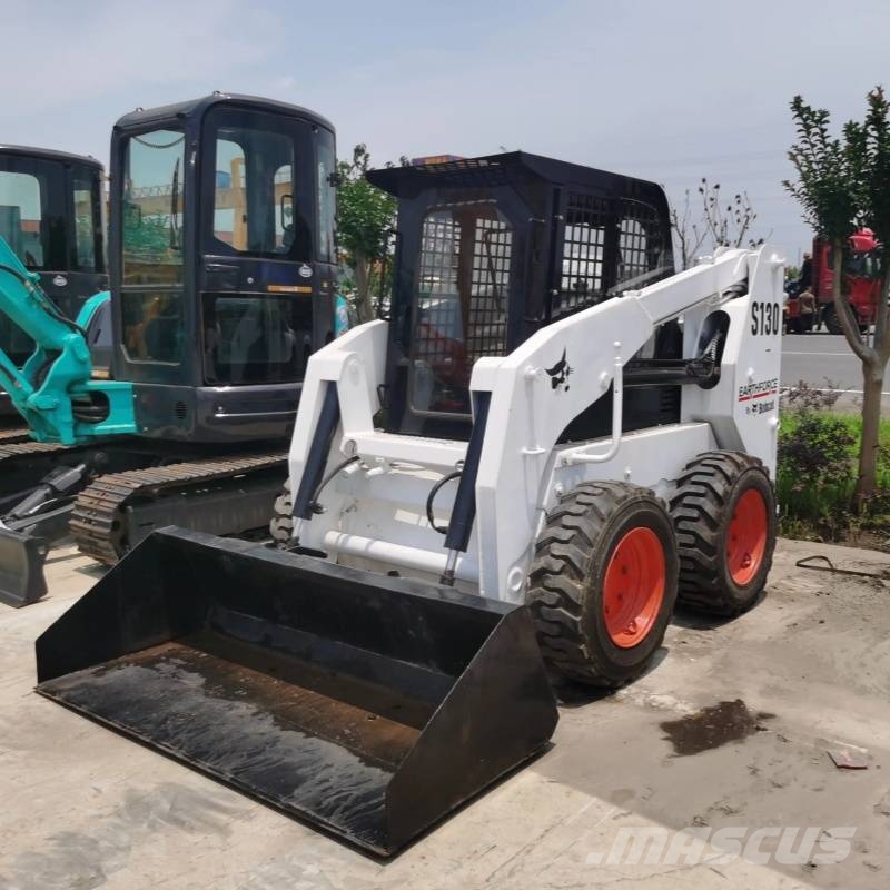 Bobcat S 130 小型装载机