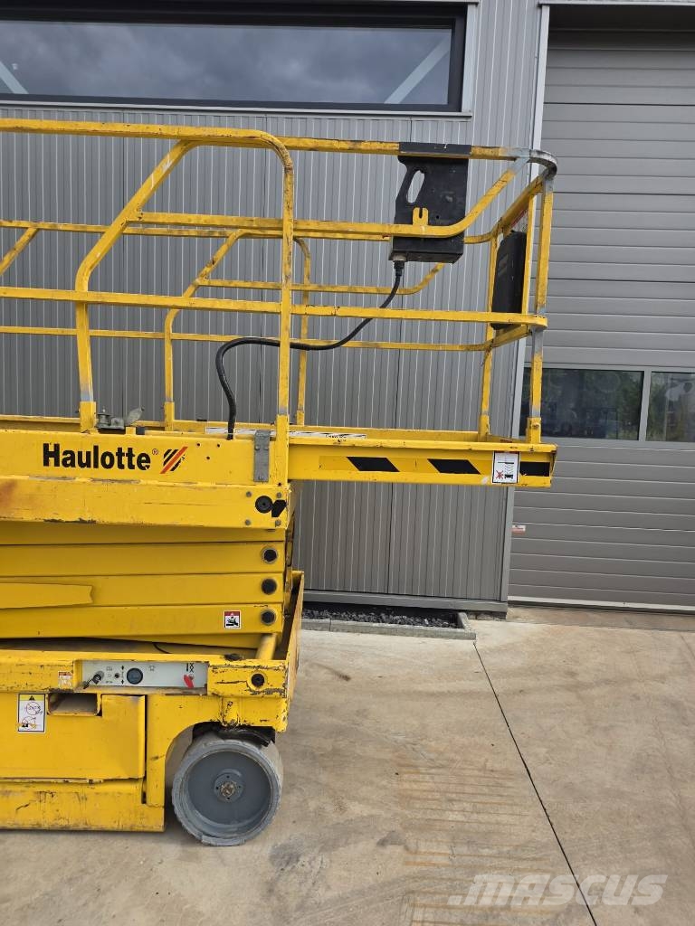 Haulotte Compact 12 Škarjaste dvižne ploščadi
