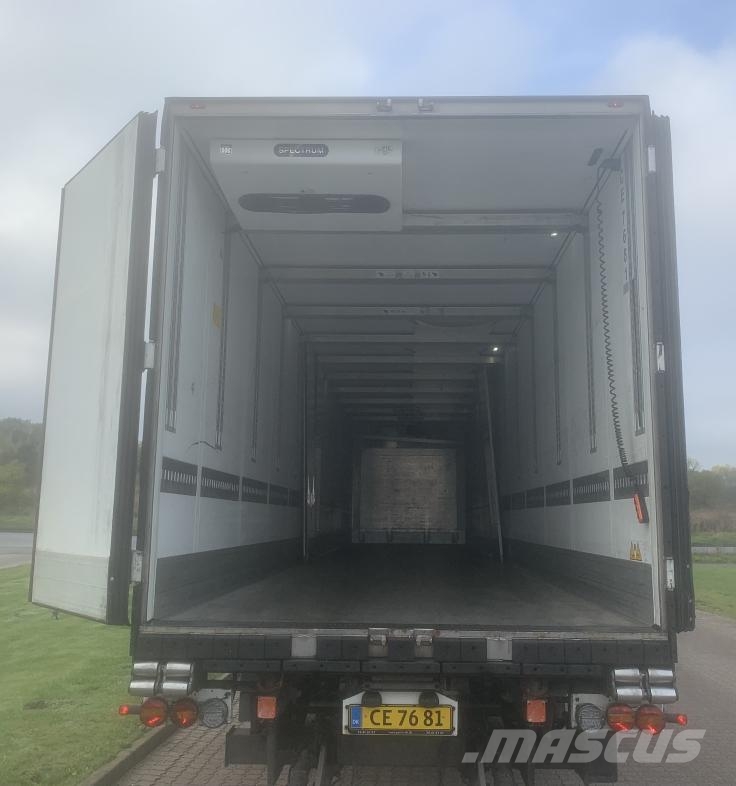Schmitz Cargobull Trailer Reefer Flower Width & Dual Temp & Double S نصف مقطورات بدرجة حرارة قابلة للضبط