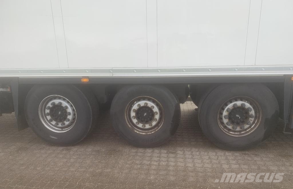 Schmitz Cargobull Trailer Reefer Flower Width & Dual Temp & Double S نصف مقطورات بدرجة حرارة قابلة للضبط