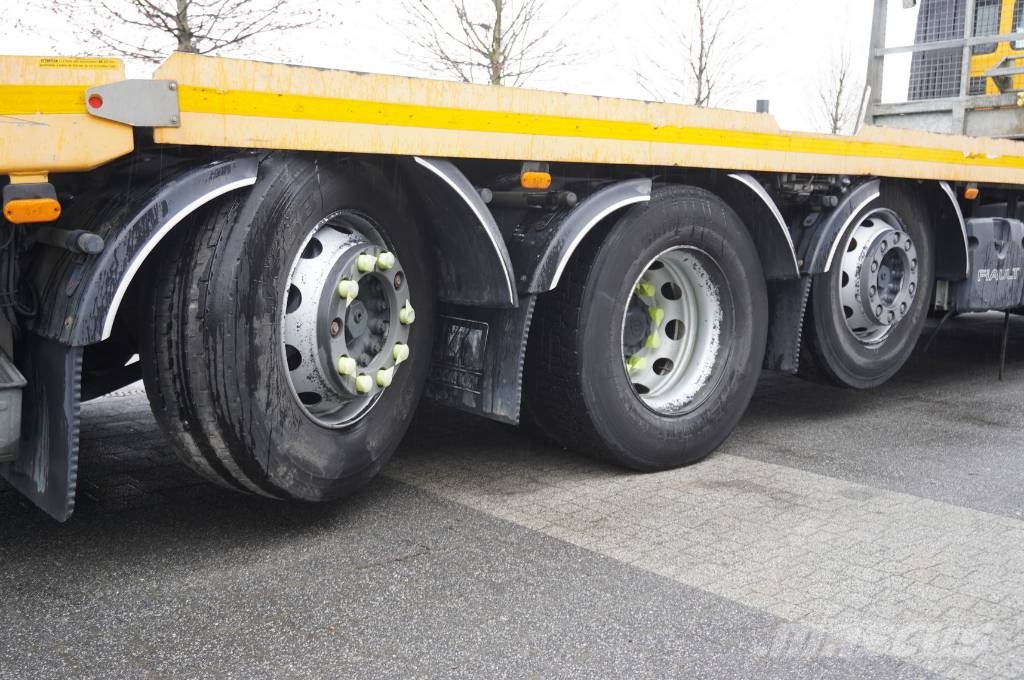 Iveco Stralis 420 8x2 / Fiault tow truck superstructure Camiones portamaquinaria