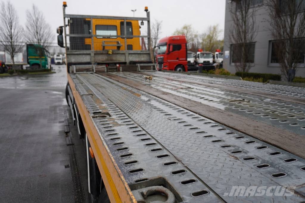 Iveco Stralis 420 8x2 / Fiault tow truck superstructure Camiones portamaquinaria