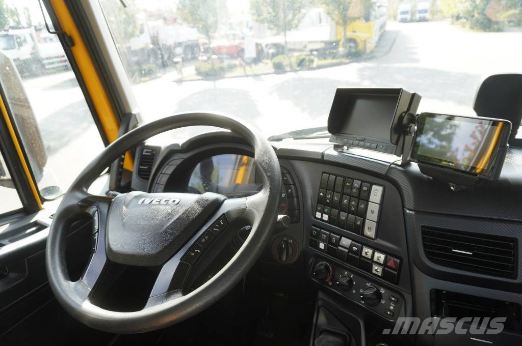 Iveco Stralis 420 8x2 / Fiault tow truck superstructure Kamioni sa ravan platformom / vitlom
