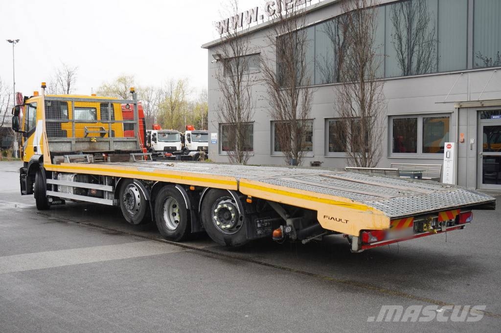 Iveco Stralis 420 8x2 / Fiault tow truck superstructure Camiones portamaquinaria