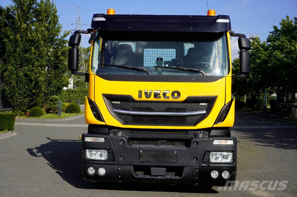 Iveco Stralis 420 8x2 / Fiault tow truck superstructure Kamioni sa ravan platformom / vitlom