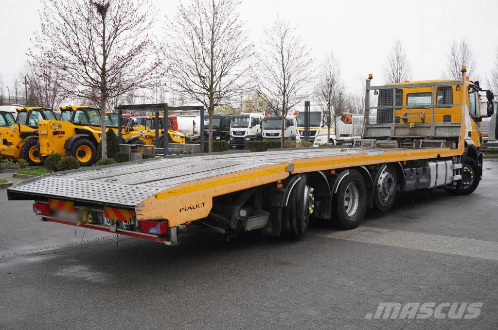 Iveco Stralis 420 8x2 / Fiault tow truck superstructure Camiones portamaquinaria