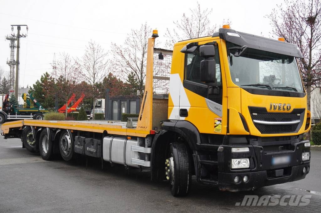 Iveco Stralis 420 8x2 / Fiault tow truck superstructure Camiones portamaquinaria