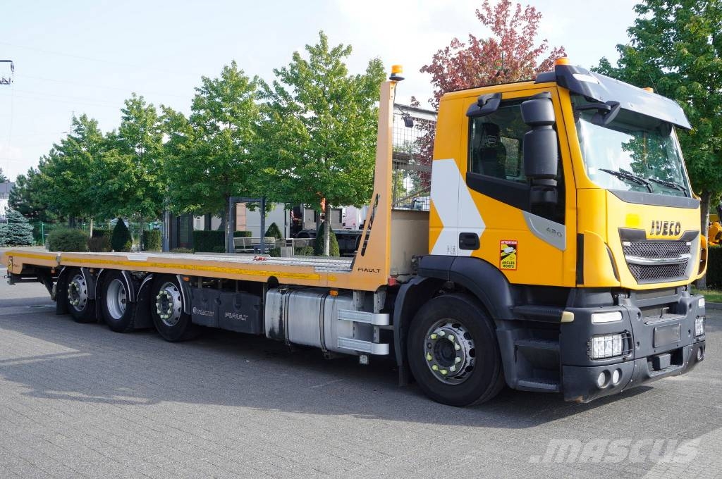 Iveco Stralis 420 8x2 / Fiault tow truck superstructure Kamioni sa ravan platformom / vitlom