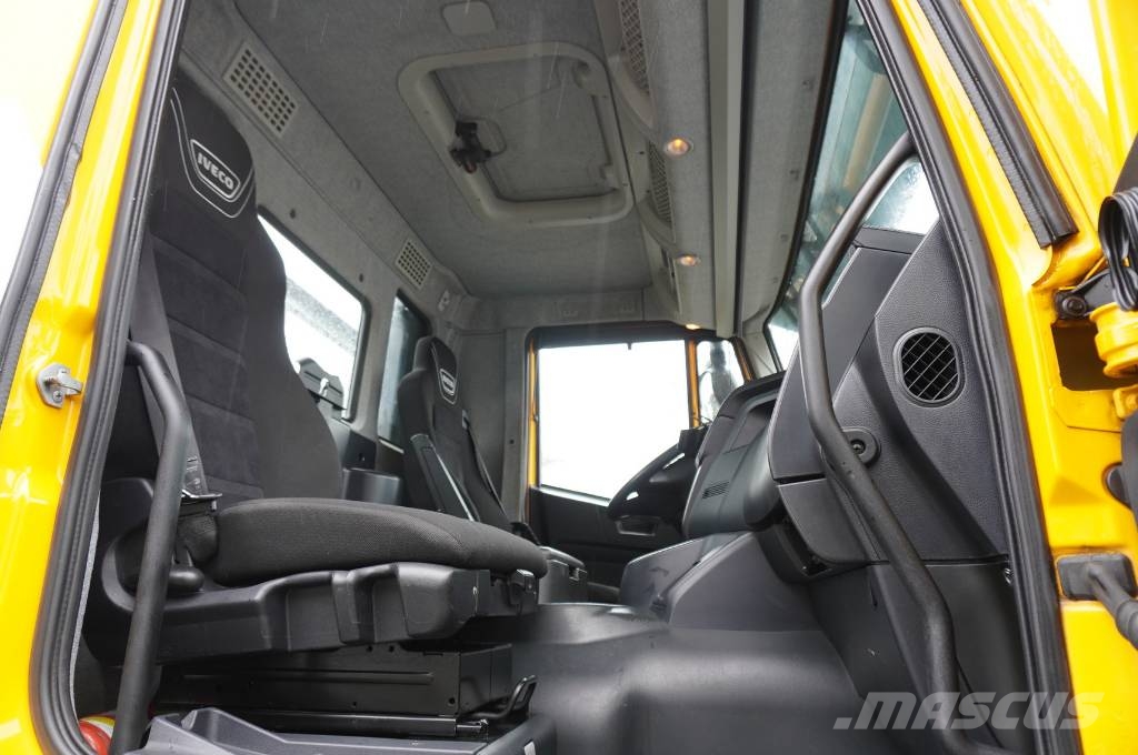 Iveco Stralis 420 8x2 / Fiault tow truck superstructure Camiones portamaquinaria