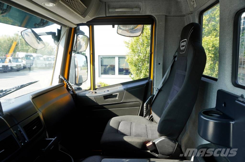 Iveco Stralis 420 8x2 / Fiault tow truck superstructure Kamioni sa ravan platformom / vitlom