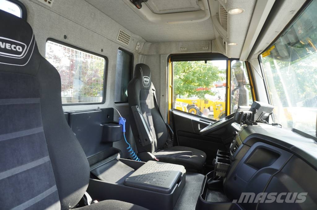 Iveco Stralis 420 8x2 / Fiault tow truck superstructure Kamioni sa ravan platformom / vitlom