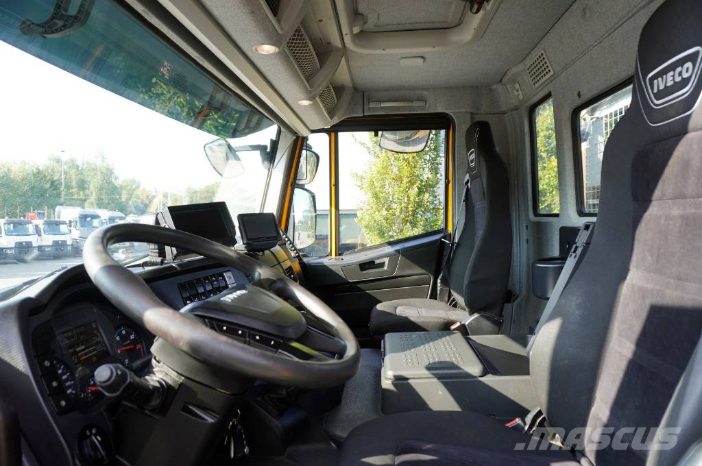 Iveco Stralis 420 8x2 / Fiault tow truck superstructure Kamioni sa ravan platformom / vitlom
