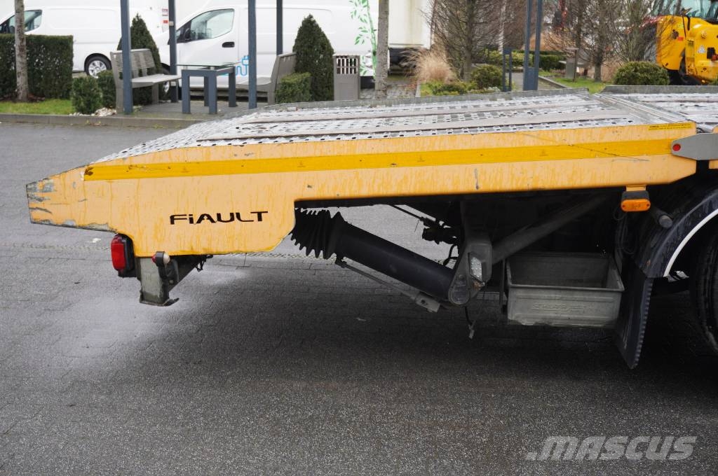 Iveco Stralis 420 8x2 / Fiault tow truck superstructure Camiones portamaquinaria