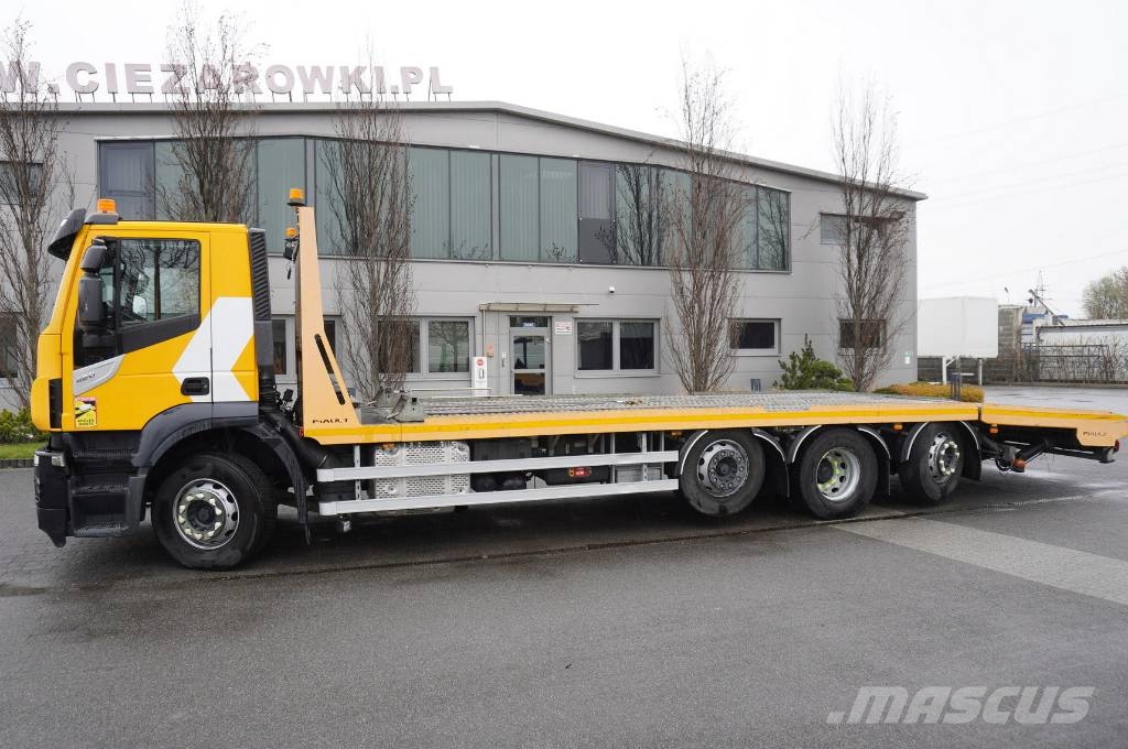 Iveco Stralis 420 8x2 / Fiault tow truck superstructure Camiones portamaquinaria